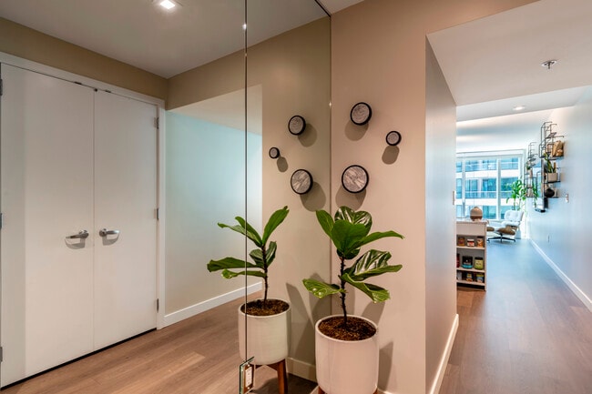 Front Entrance - 301 Main St Unit 6F