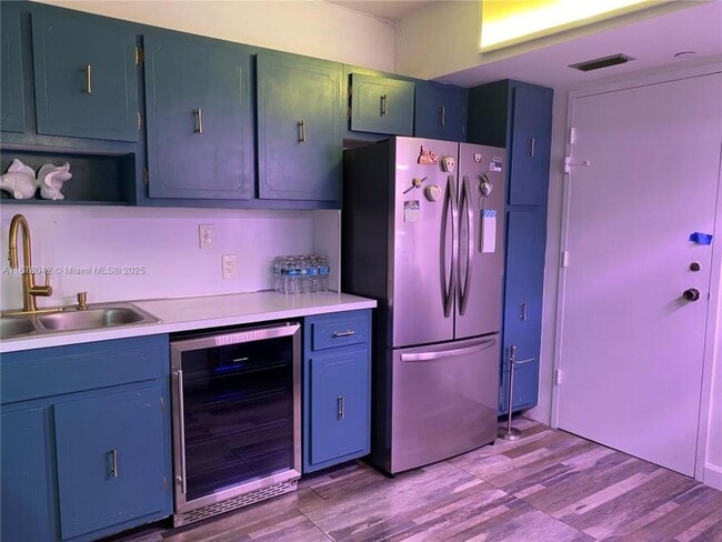 Building Photo - 2 bedroom in Hollywood FL 33021 Rental