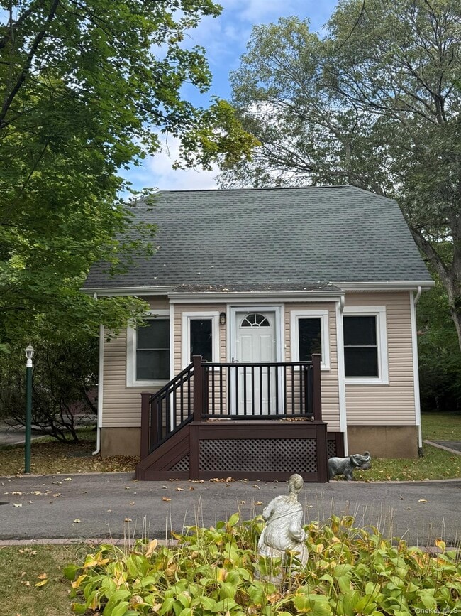 Building Photo - 16 Stratford Ave Rental