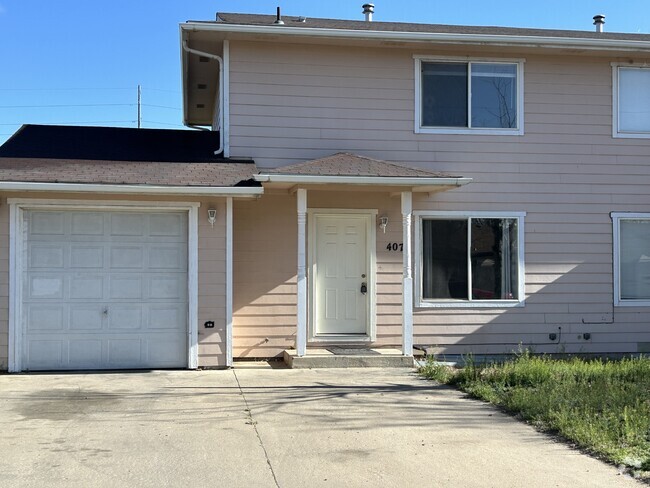 Building Photo - 407 Monico Gardens Dr Rental