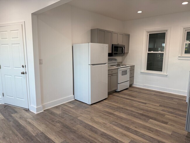 Photo - 104 Magee Ave Unidad 2