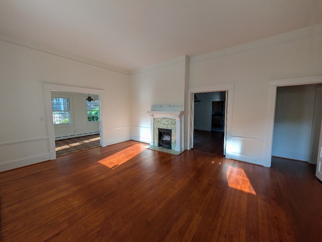 Photo - 809 Simpson St