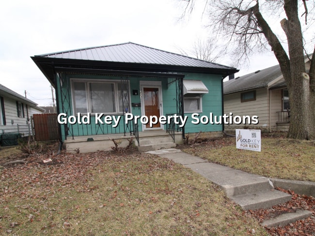 Building Photo - MUNCIE 3 BR 1 BA house with Fenced Backyard (NO SECTION 8)