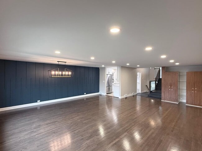 Photo - 4820 W Sherwin Ave