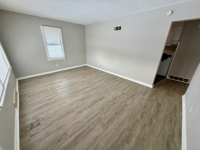 Photo - 5635 College Ave