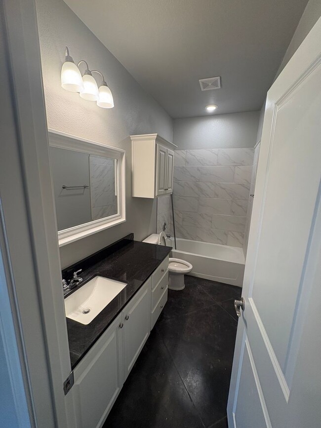 Photo - Single Family - Beautiful 4/2 house