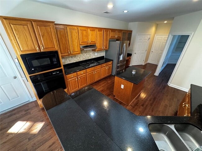 Photo - 925 Whitetail Ct