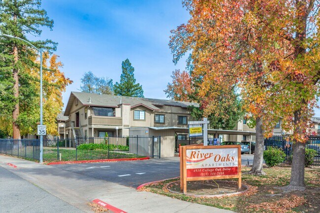 Photo - River Oaks Apartments