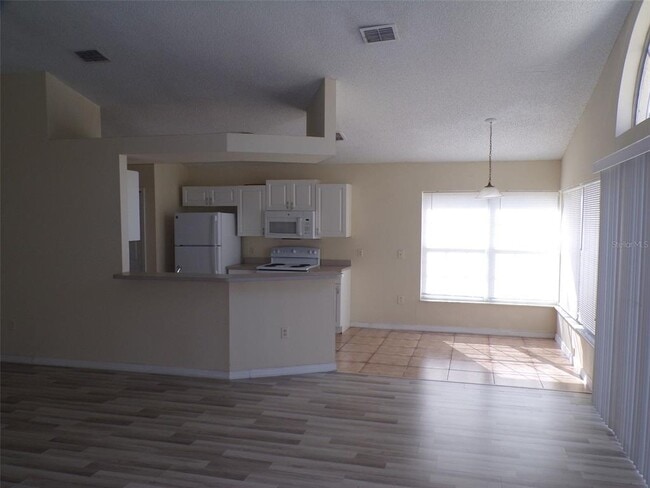 Photo - 2563 Davenport Cir