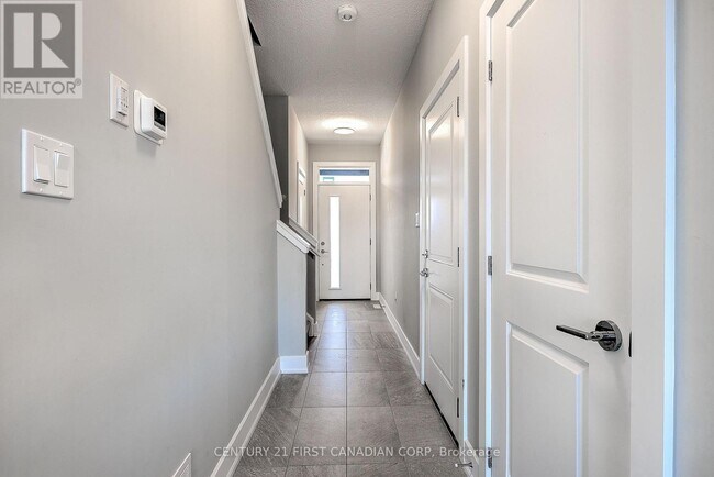 Photo - 601 Lions Park Dr