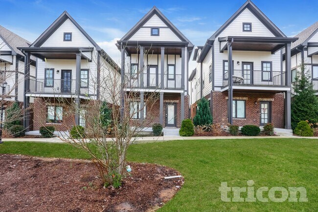 Photo - 1244 Hillwood Private Cove