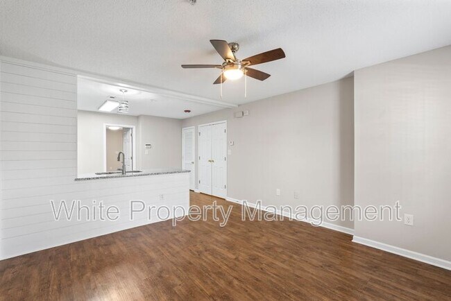 Photo - 106 Locomotive Ln Unit #108