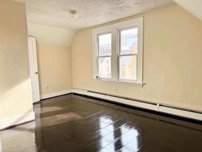 Photo - 37 Hotchkiss St Unit 3rd Floor