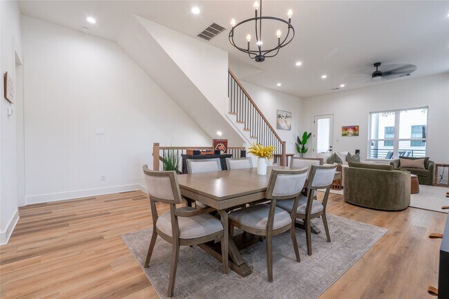 Photo - 1307 E 27th St