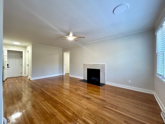 Photo - 900 Stanfield Dr