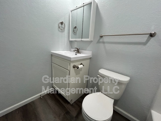 Photo - 123.5 N Main St