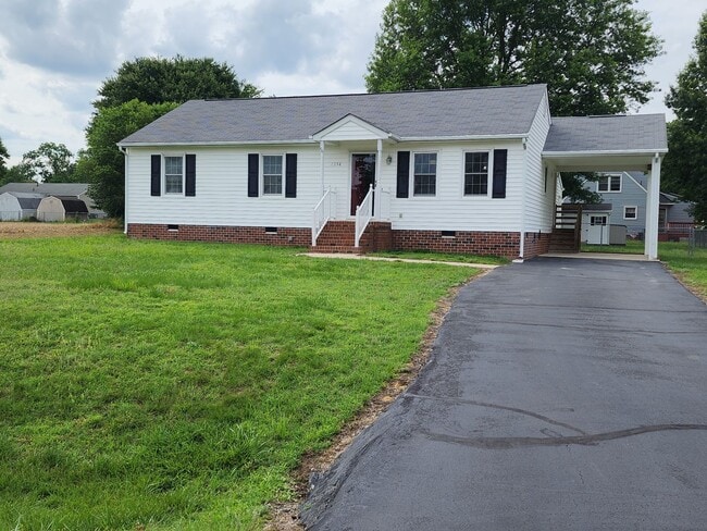 3 Bedroom 2 Bath Brick Rancher in Mechanic... - 3 Bedroom 2 Bath Brick Rancher in Mechanic... House