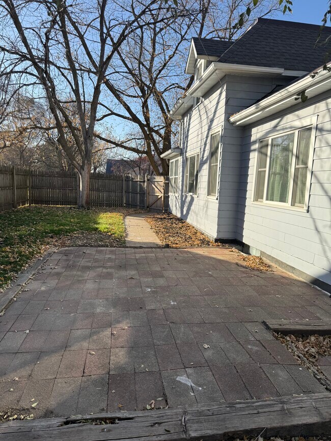 Photo - 1428 Story St