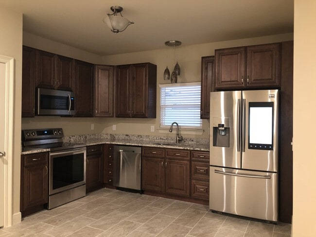 kitchen - 23 Jackson St NE Unit 23