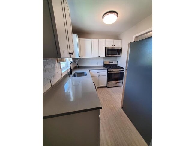 Photo - 1408 Lake St NE