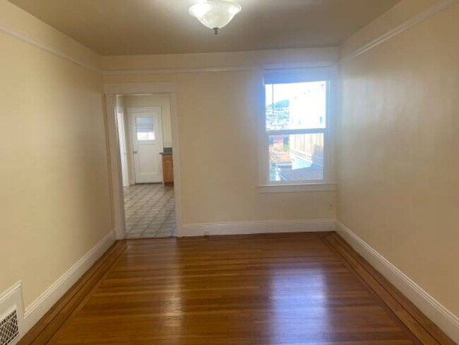 Photo - Lovely Exclesior Home with 2 Car Garage Pa...