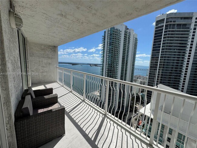 Building Photo - 1200 Brickell Bay Dr Unit 3405