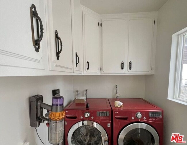 Photo - 3317 Burritt Way