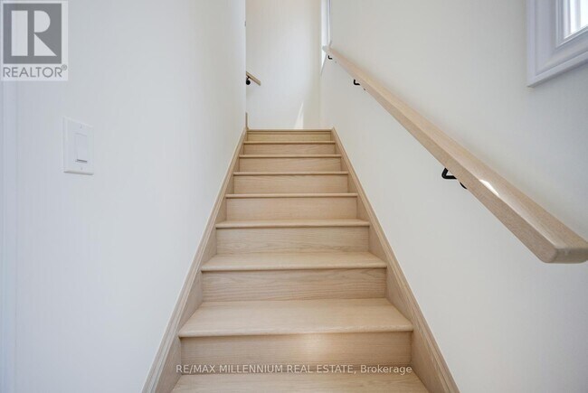 Photo - 50 Thornbird cres