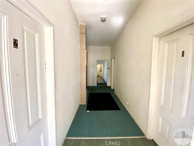 Photo - 209 S Michigan Ave