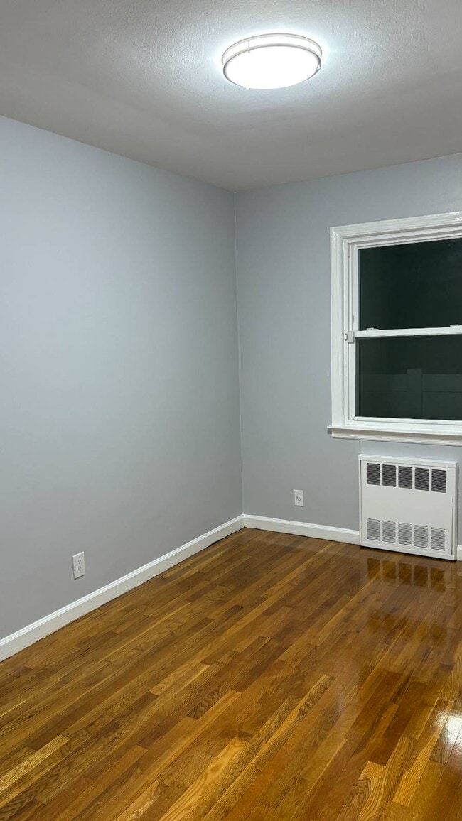 Photo - 268-04 83rd Ave