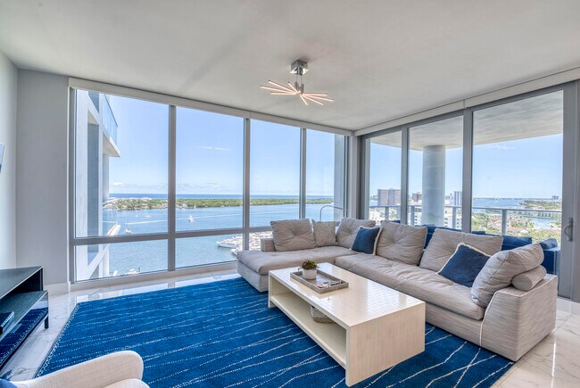 Photo - 2 Water Clb Wy Unit 1704