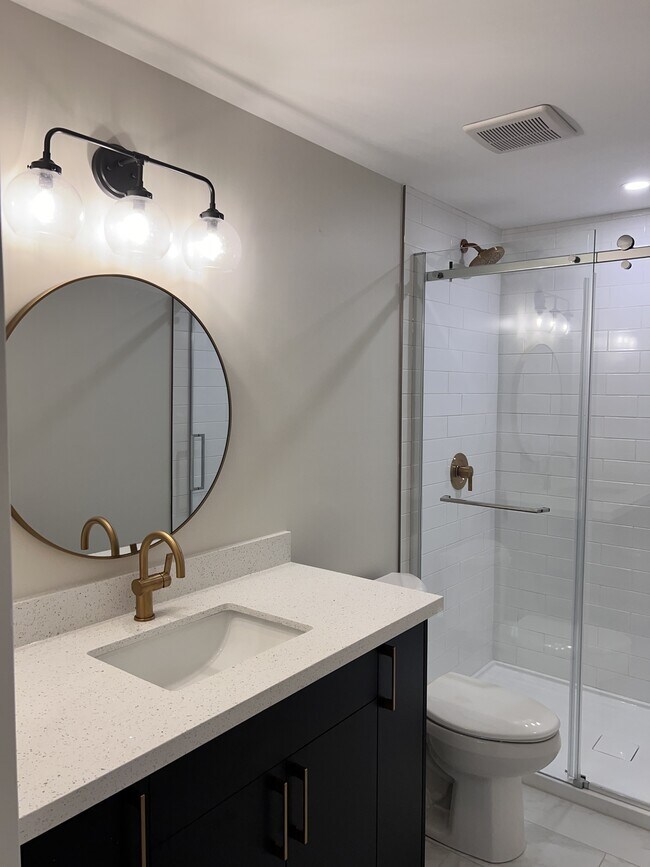 Photo - 605 SWEETBAY Cres