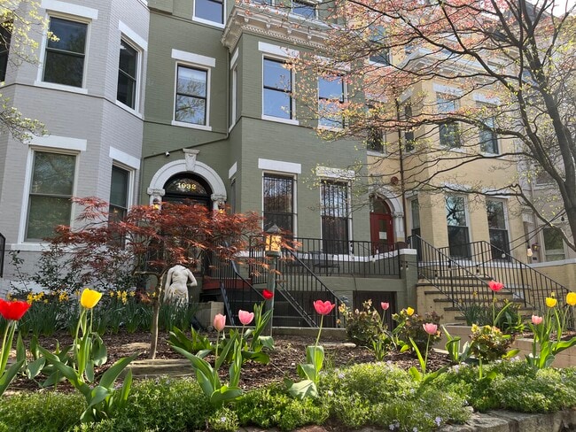 Photo - 1932 Calvert St NW Unit 2