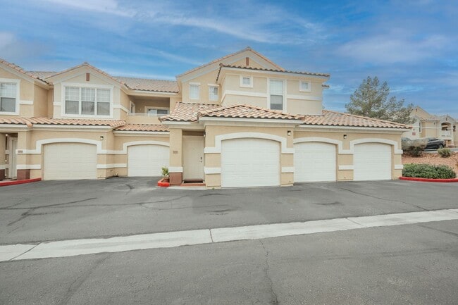 Building Photo - Beautiful 2 bedroom condo-North Las Vegas Unit 2050