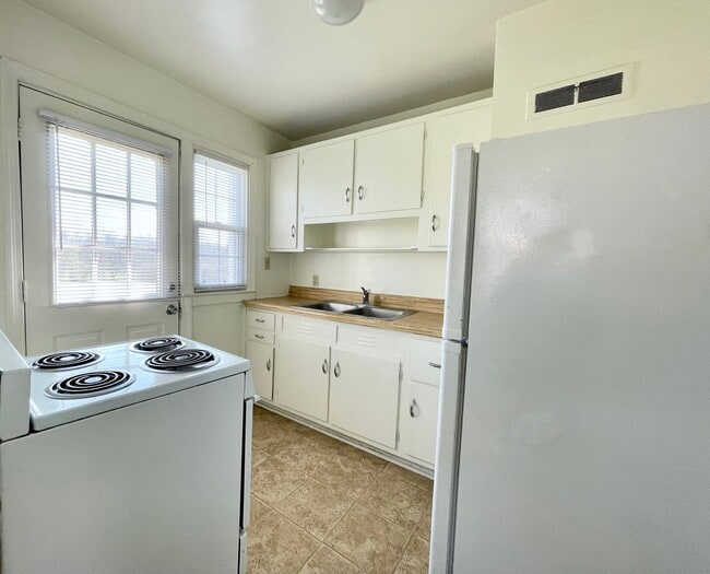 Photo - Latham Park Manor