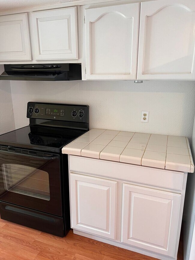 Adorable Deluxe Studio Auburn. Has it A... Rental House Rental in