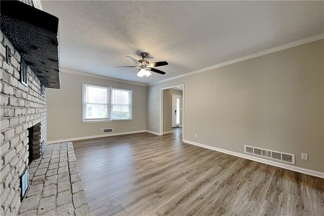 Photo - 2779 Lanier Dr