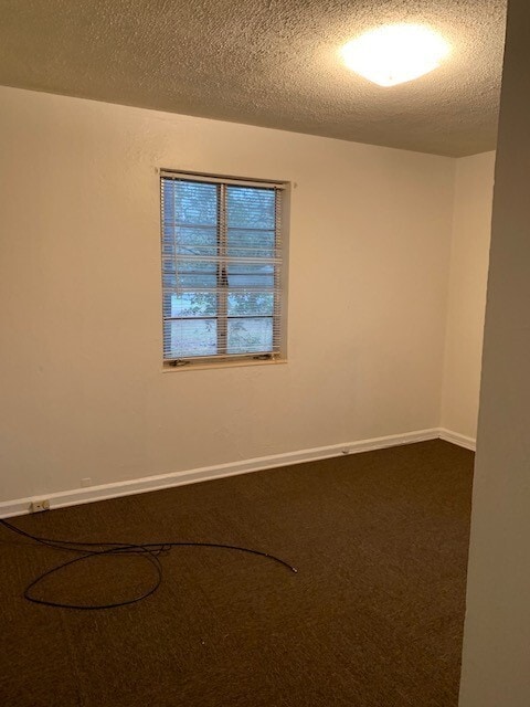 Building Photo - 3 Bedroom/1 Bath Home in Valdosta