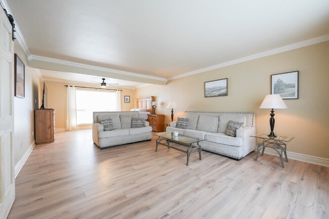 Building Photo - Private Room for Rent with Garage Access -... Rental
