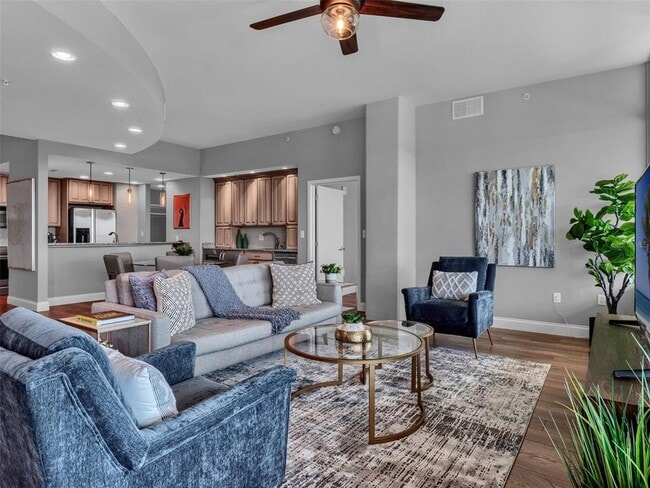 Photo - 525 E Jackson St Unit P4