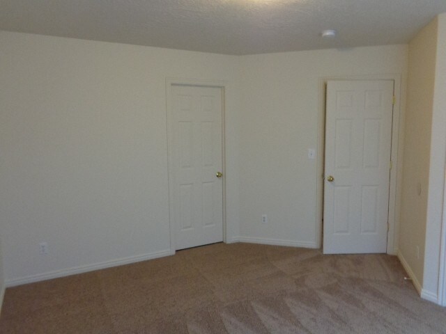 Photo - 651 Saddlebrook Dr House