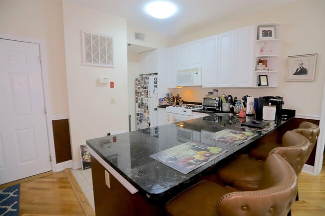 Photo - 915 Madison St Unit 3C