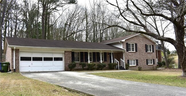 Photo - 2576 Peyton Woods Trail SW