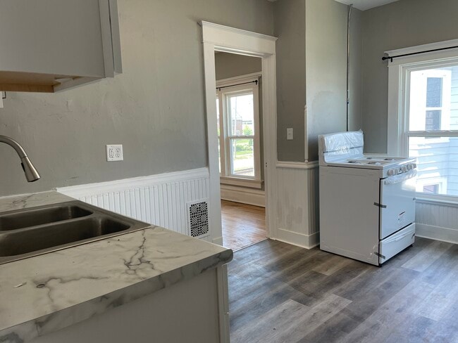 Photo - 318 Broad St Unit Upper