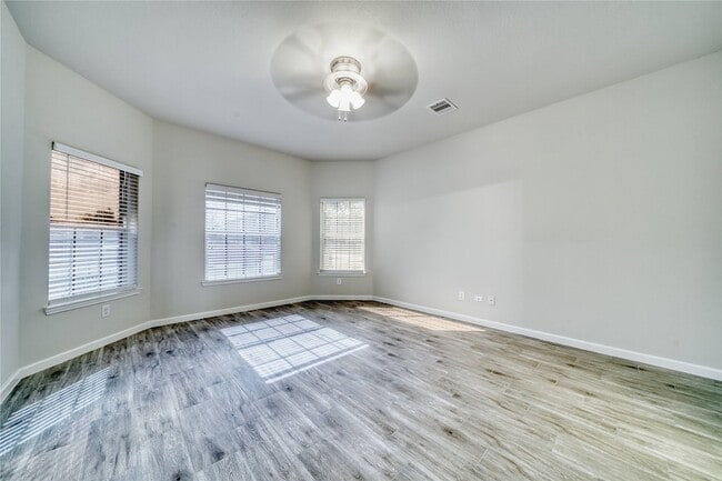 Photo - 6934 Orchid St
