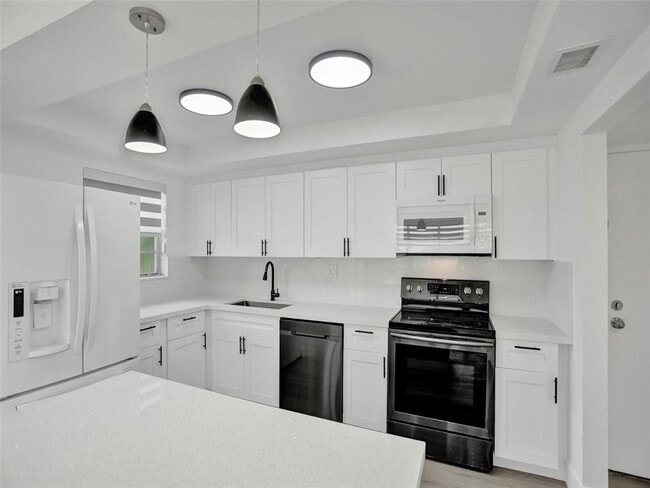 Photo - 2771 Taft St Unidad 409