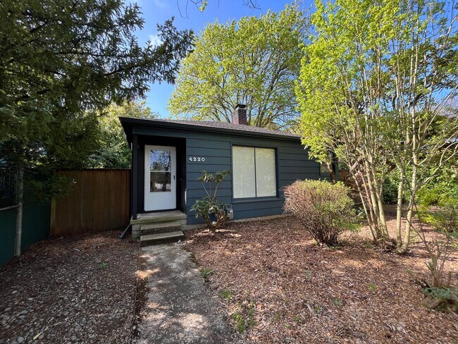 Photo - Wonderful 2 Bd 1 Ba home in Woodstock! Covered driveway, Large yard and Shop/Shed !!!