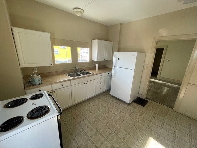 Building Photo - 315 N Main St Unit 2