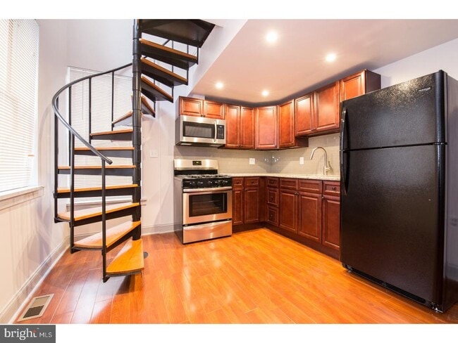 Building Photo - 803 Corinthian Ave Rental
