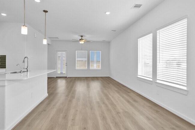 Photo - 304 Willow Sage Ct